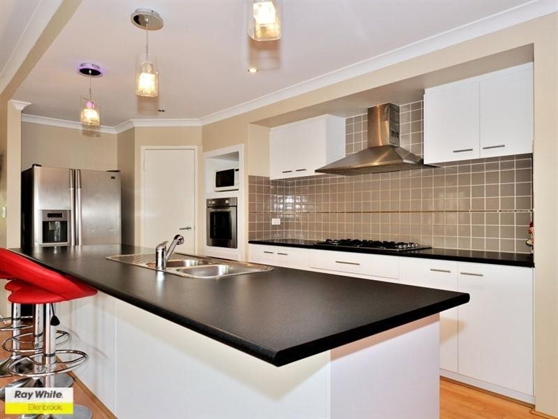 4 Balsam Mews, Aveley WA 6069