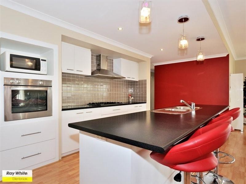 4 Balsam Mews, Aveley WA 6069