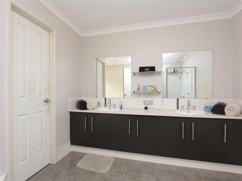 4 Kalinga Drive, Ellenbrook WA 6069