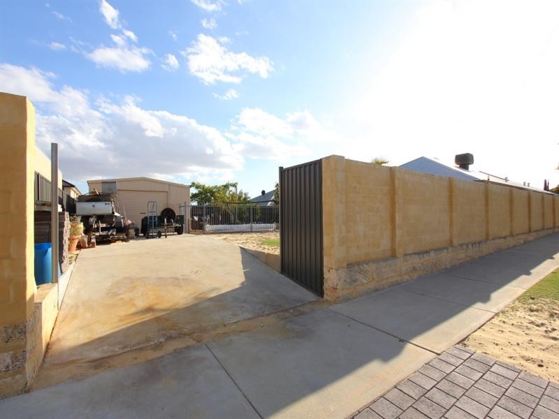 4 Kalinga Drive, Ellenbrook WA 6069