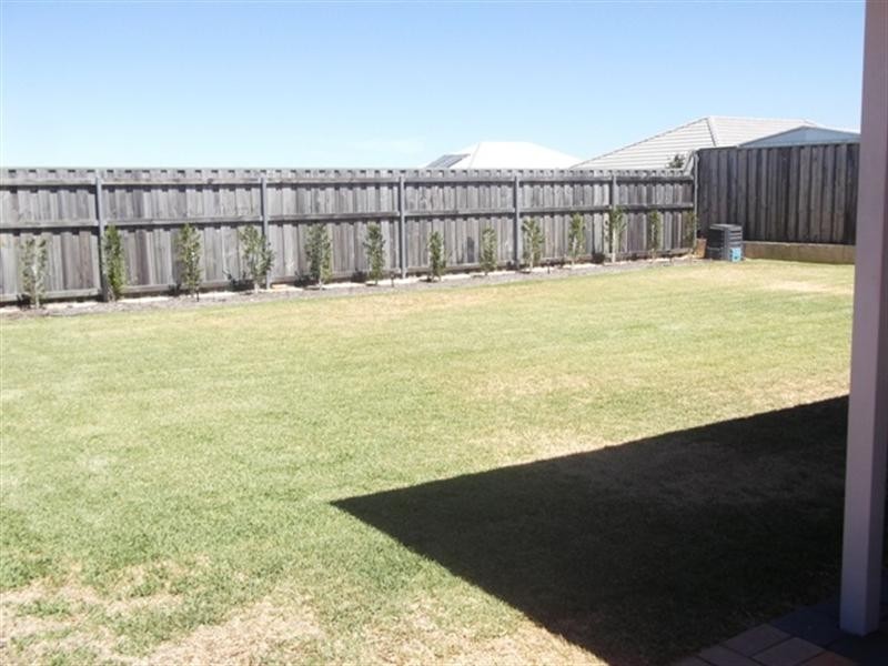 7 Brewster Circuit, Ellenbrook WA 6069