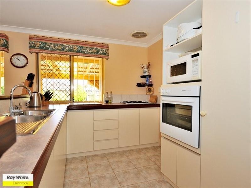 27 Eradu Ramble, Hocking WA 6065