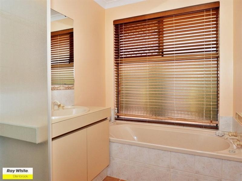 27 Eradu Ramble, Hocking WA 6065