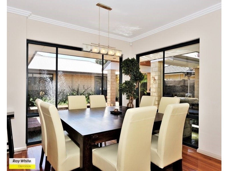 21 Dulegal Way, Aveley WA 6069