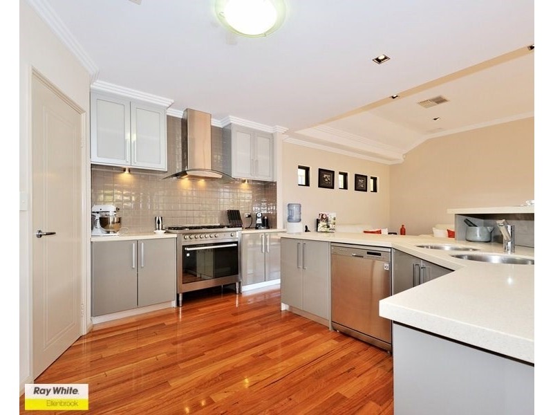 21 Dulegal Way, Aveley WA 6069