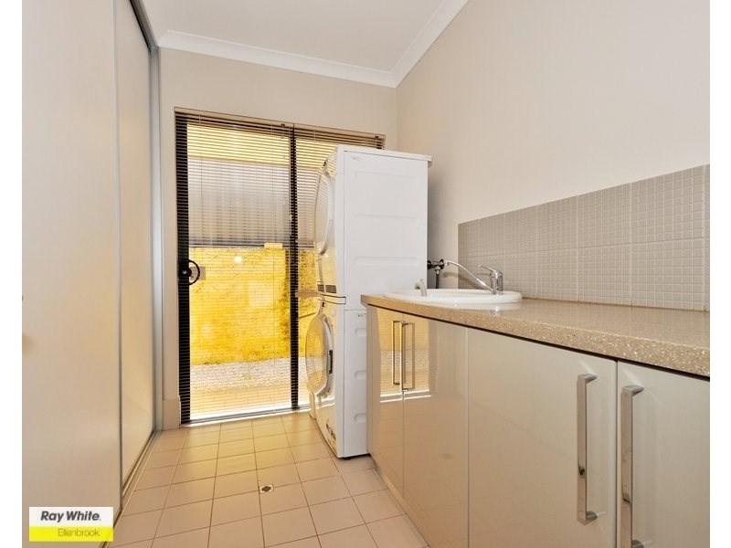 21 Dulegal Way, Aveley WA 6069