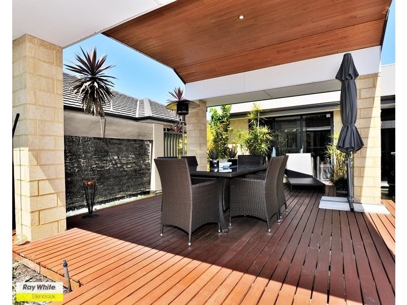 21 Dulegal Way, Aveley WA 6069