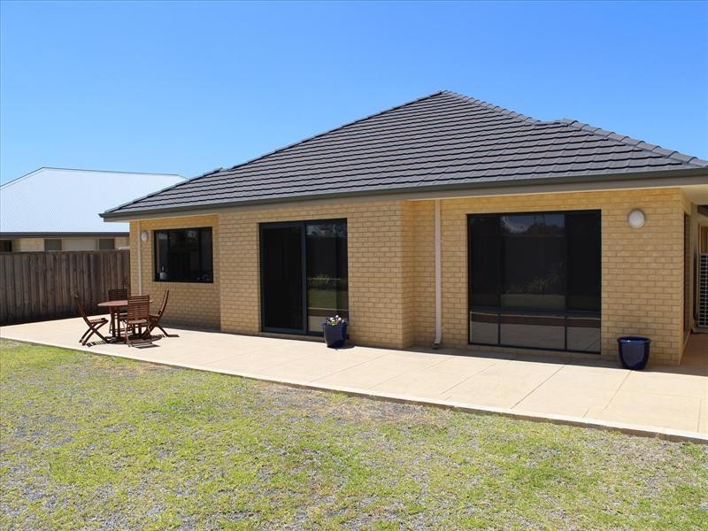 79 Fantail Crescent, Ellenbrook WA 6069