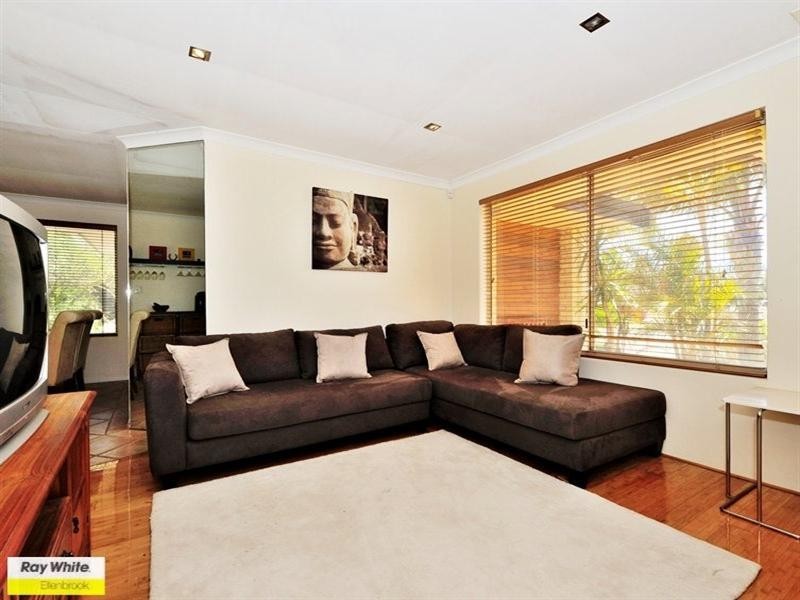 16 Bainbridge Mews, Currambine WA 6028