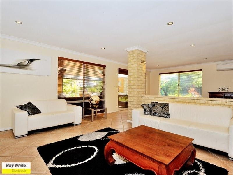 16 Bainbridge Mews, Currambine WA 6028