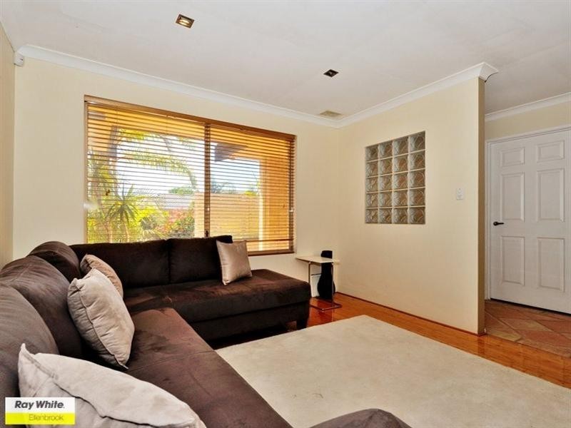 16 Bainbridge Mews, Currambine WA 6028