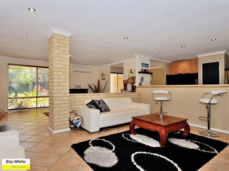 16 Bainbridge Mews, Currambine WA 6028