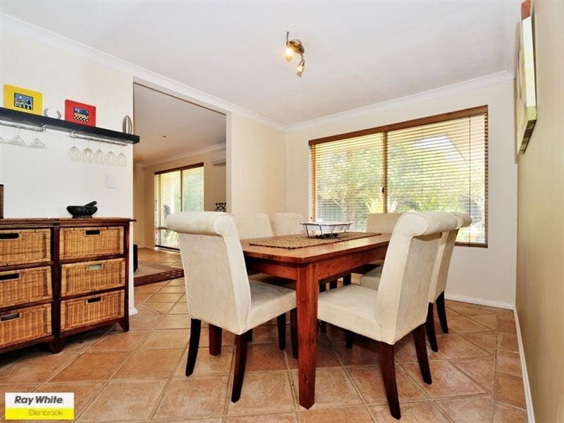 16 Bainbridge Mews, Currambine WA 6028