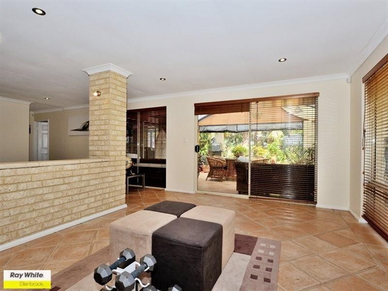 16 Bainbridge Mews, Currambine WA 6028