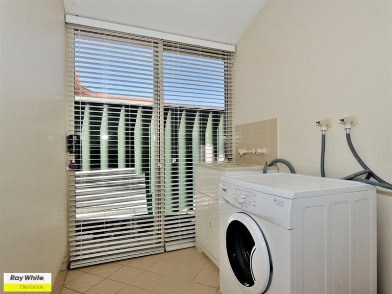 16 Bainbridge Mews, Currambine WA 6028