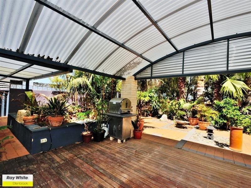 16 Bainbridge Mews, Currambine WA 6028