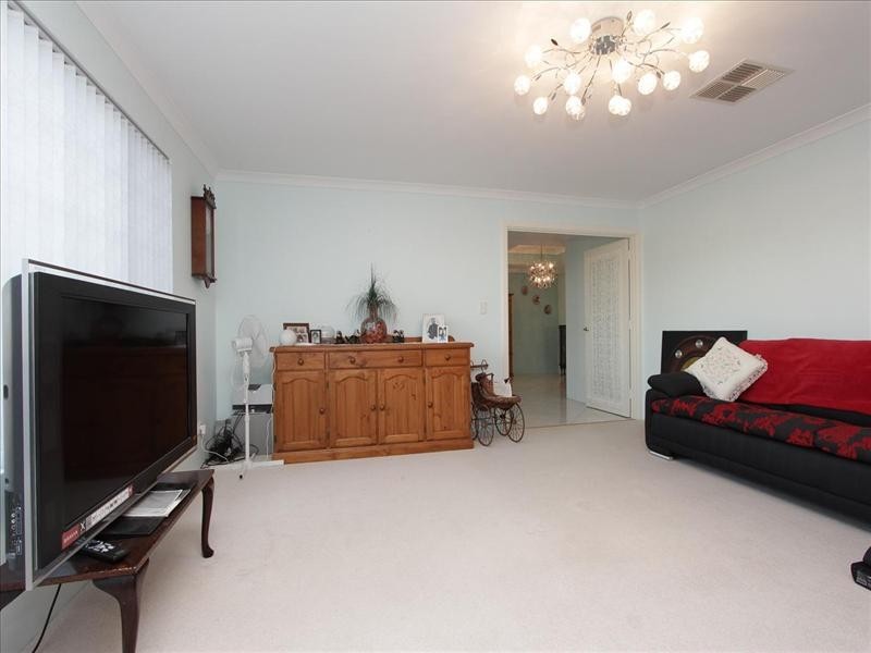 7 Tuross Way, Ellenbrook WA 6069