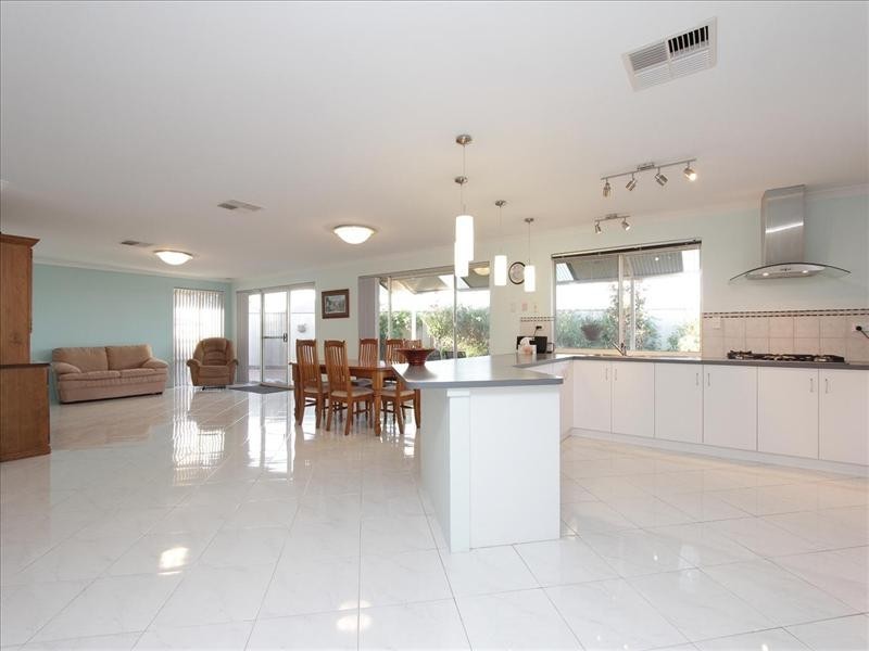 7 Tuross Way, Ellenbrook WA 6069