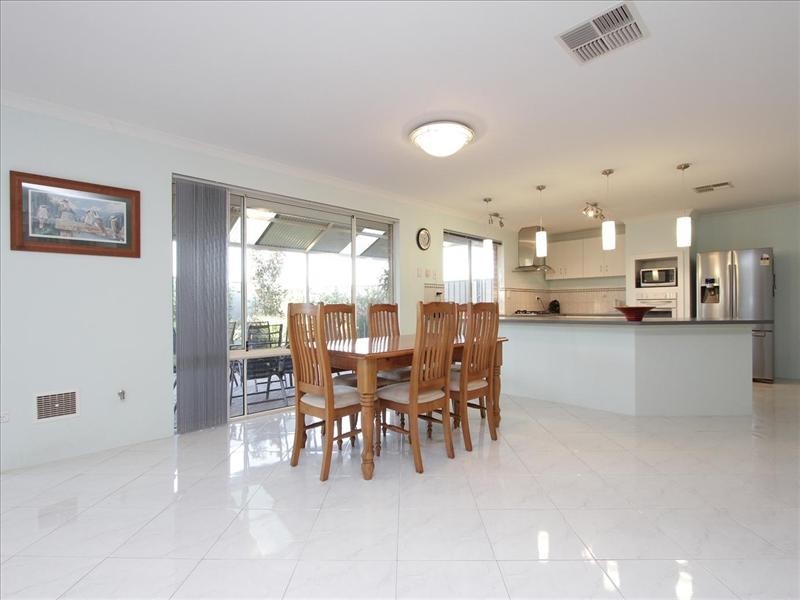 7 Tuross Way, Ellenbrook WA 6069