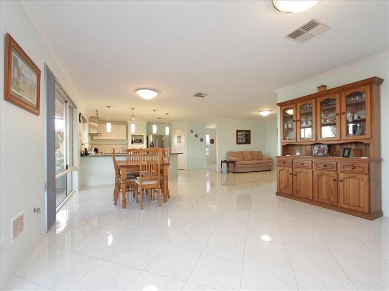 7 Tuross Way, Ellenbrook WA 6069