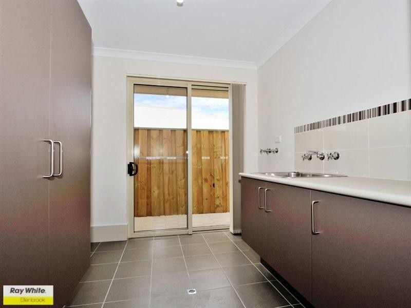 1/11 Castleferm Street, Ellenbrook WA 6069