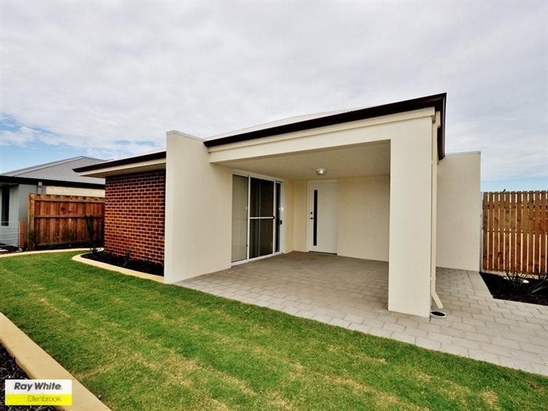 2/11 Castlefern Street, Ellenbrook WA 6069