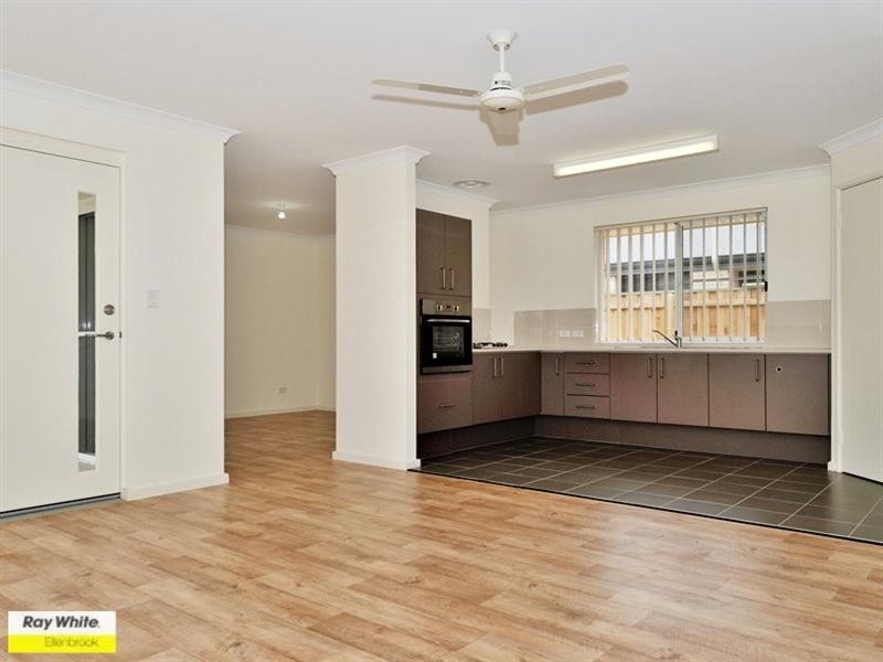 2/11 Castlefern Street, Ellenbrook WA 6069