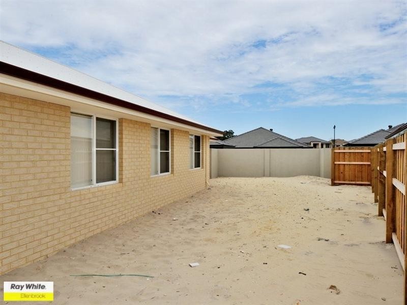 2/11 Castlefern Street, Ellenbrook WA 6069