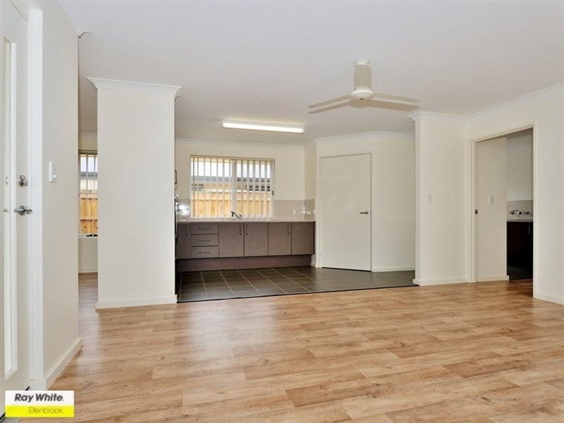 2/11 Castlefern Street, Ellenbrook WA 6069