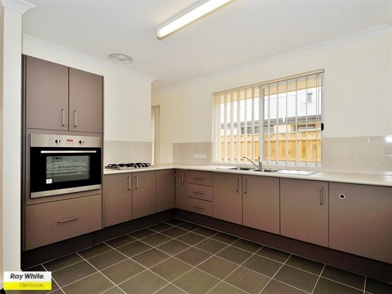 2/11 Castlefern Street, Ellenbrook WA 6069