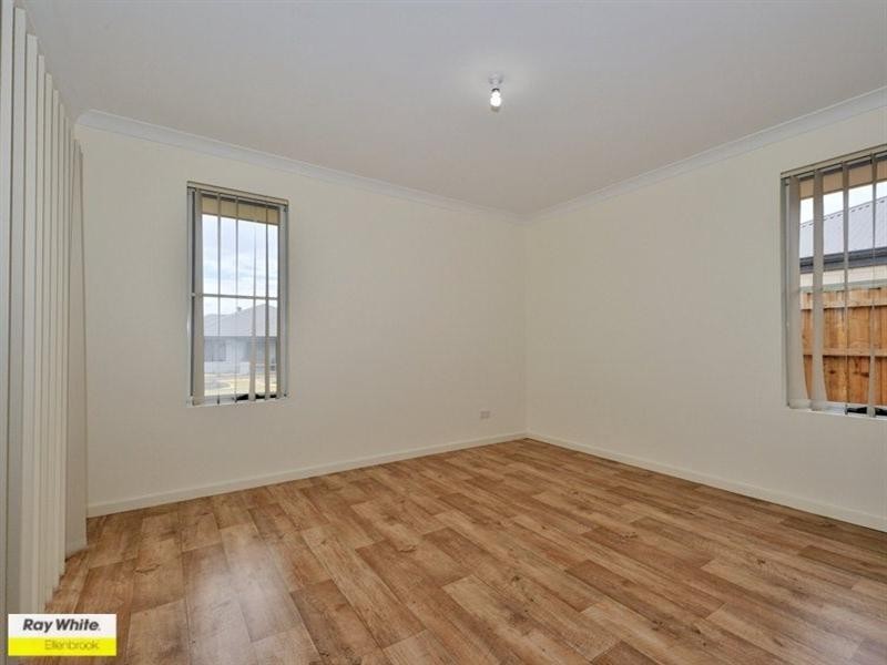 2/11 Castlefern Street, Ellenbrook WA 6069