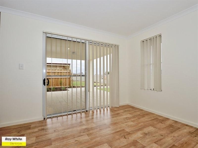 2/11 Castlefern Street, Ellenbrook WA 6069
