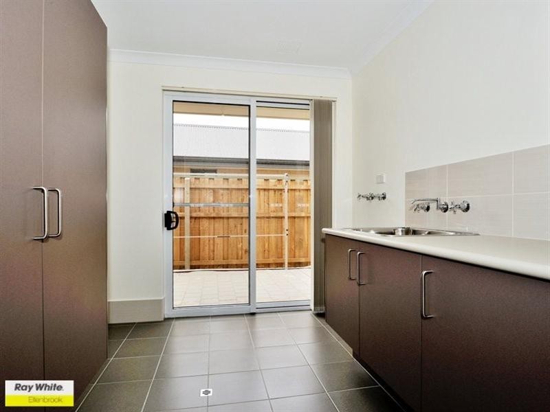 2/11 Castlefern Street, Ellenbrook WA 6069