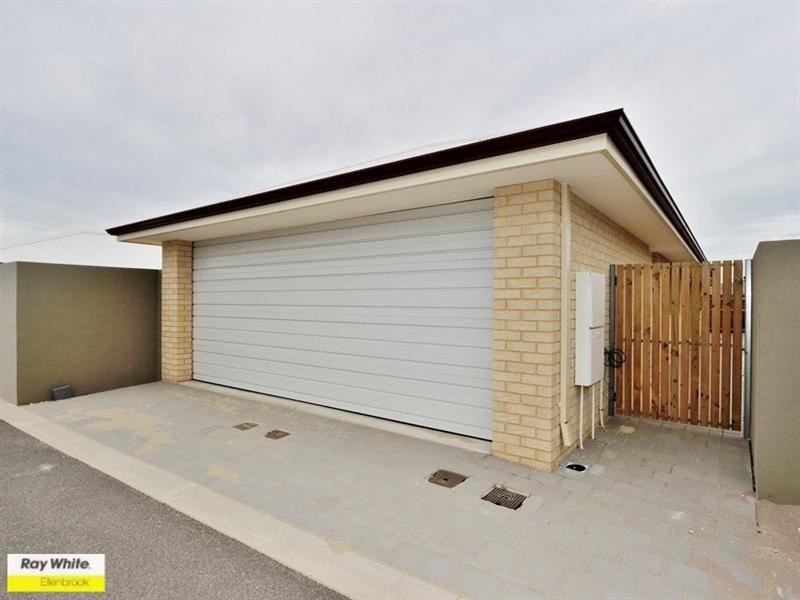 2/11 Castlefern Street, Ellenbrook WA 6069