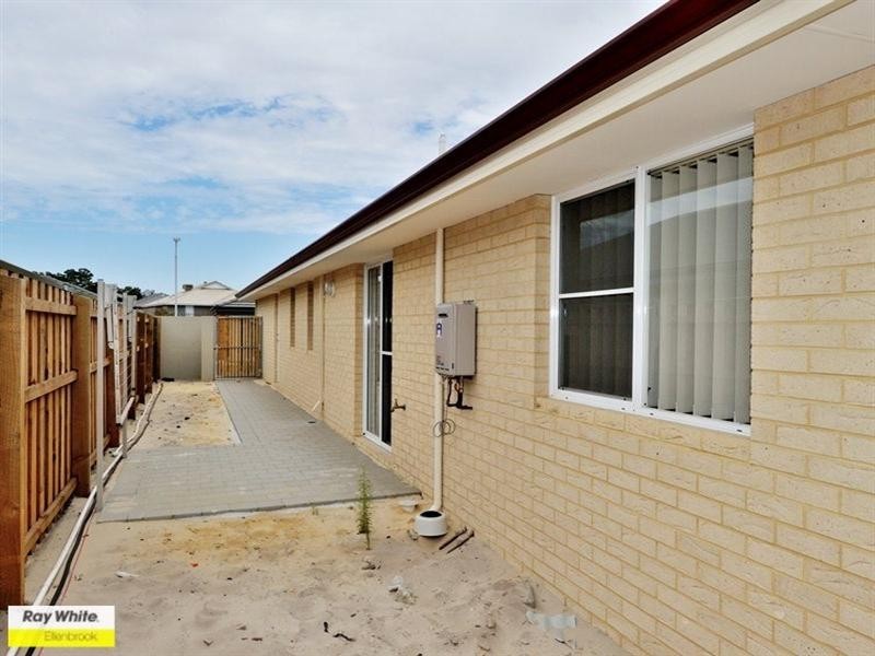 2/11 Castlefern Street, Ellenbrook WA 6069