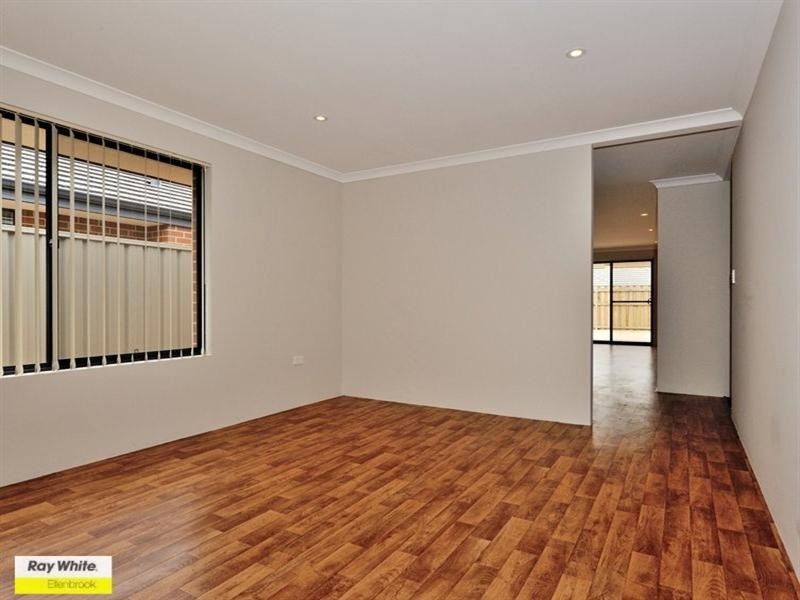 Unit 1/4 Tickner Parade, Ellenbrook WA 6069