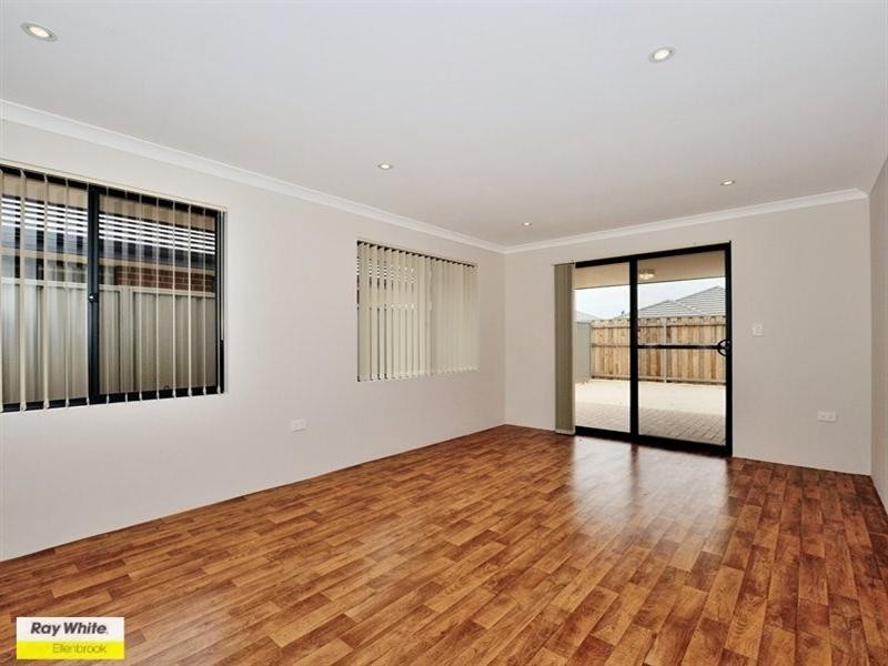 Unit 1/4 Tickner Parade, Ellenbrook WA 6069