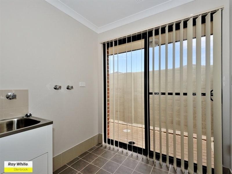 Unit 1/4 Tickner Parade, Ellenbrook WA 6069