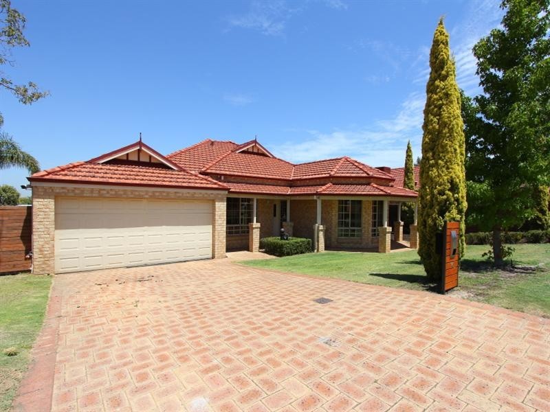 14 Dawnview Rise, Ellenbrook WA 6069