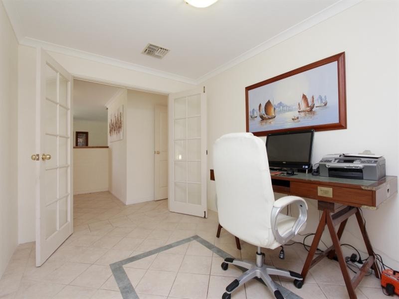 14 Dawnview Rise, Ellenbrook WA 6069