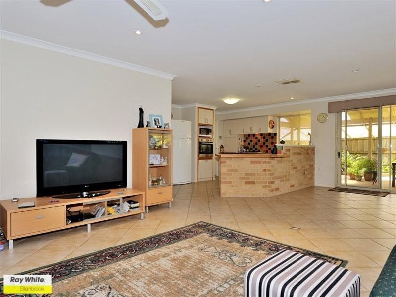 38 Bronzewing Avenue, Ellenbrook WA 6069