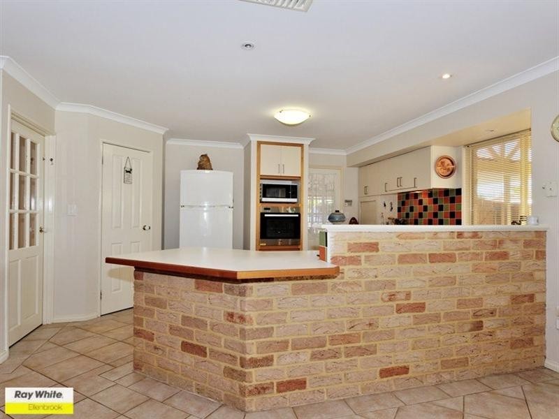 38 Bronzewing Avenue, Ellenbrook WA 6069