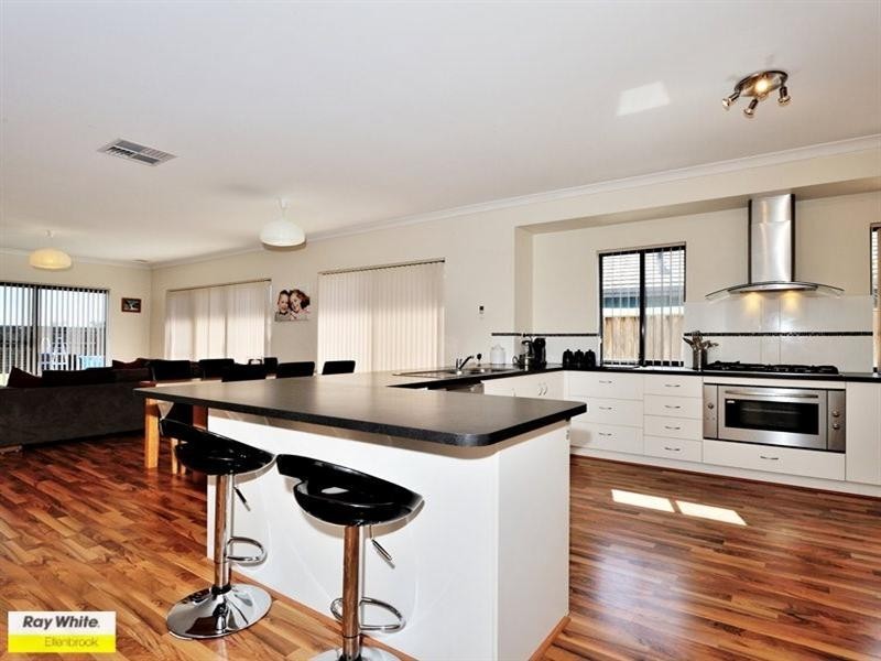 35 Birkett Circle, Ellenbrook WA 6069