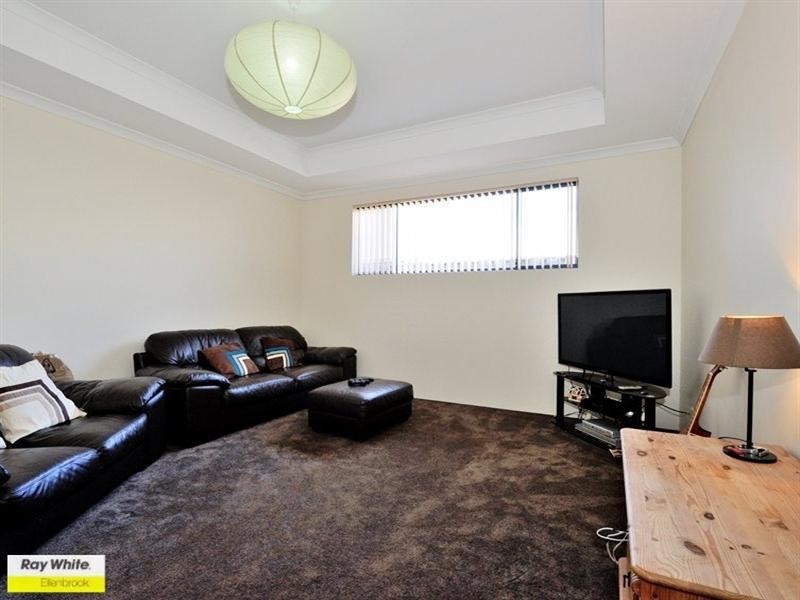 35 Birkett Circle, Ellenbrook WA 6069