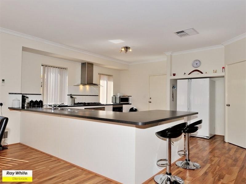 35 Birkett Circle, Ellenbrook WA 6069