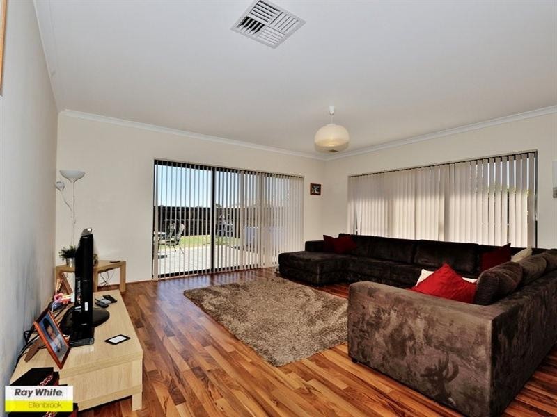 35 Birkett Circle, Ellenbrook WA 6069
