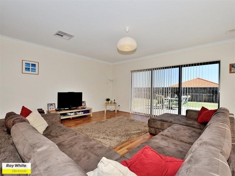 35 Birkett Circle, Ellenbrook WA 6069