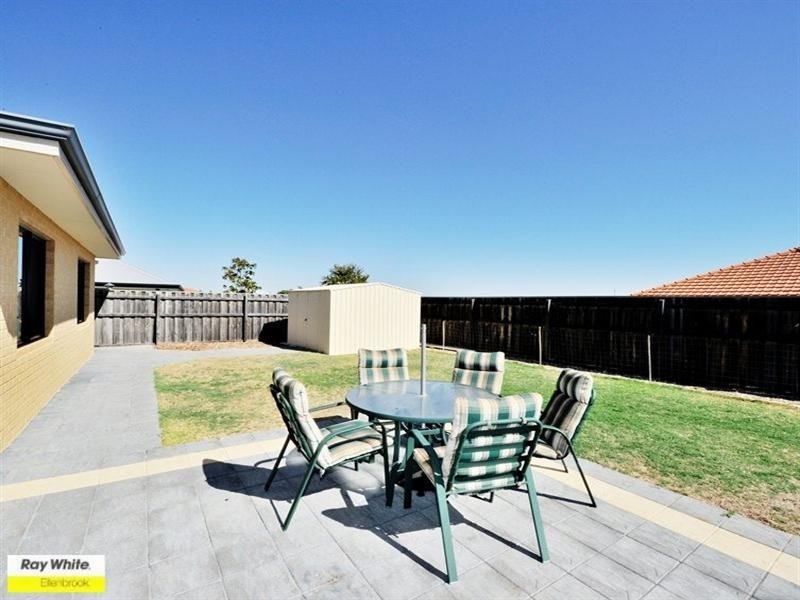 35 Birkett Circle, Ellenbrook WA 6069