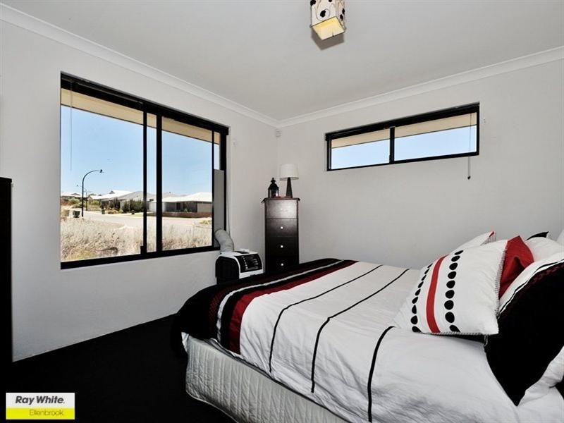 1 Ginnini Lane, Ellenbrook WA 6069