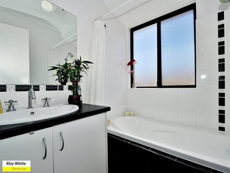 1 Ginnini Lane, Ellenbrook WA 6069